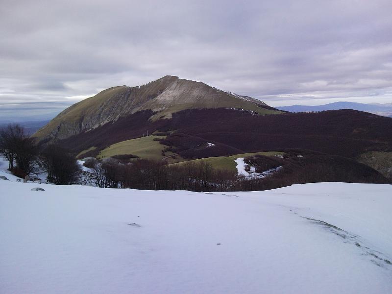 SNC00117.jpg - il monte acuto da monte catria