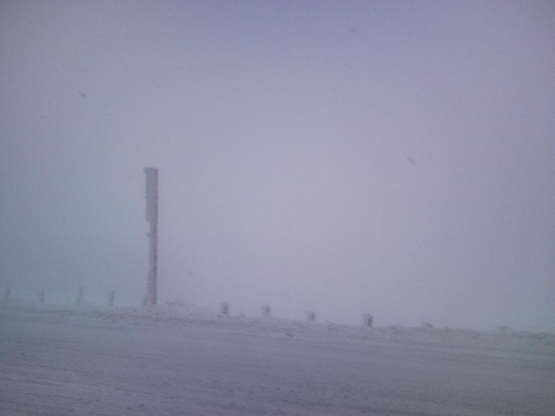 SNC00204.jpg - DECIDIAMO DI PARCHEGGIARE QUI: CONDIZIONI METEO PESSIME.